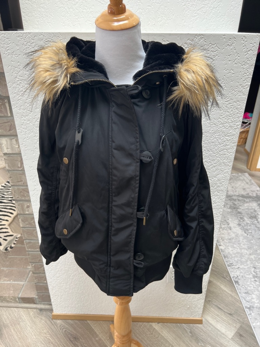 H&M Faux Fur Black Bomber Jacket Coat (2021 line) US 4 EU 36